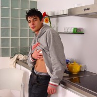 Anthony strips naked in the kitchen - Picture 3