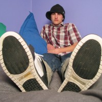 Pete socks and feet - Picture 2